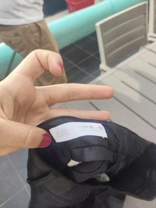 Falda Zara cuero niña con cinturón talla 11-12