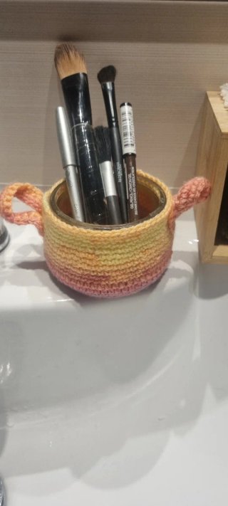Cesta tejida a crochet multiusos