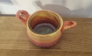 Cesta tejida a crochet multiusos