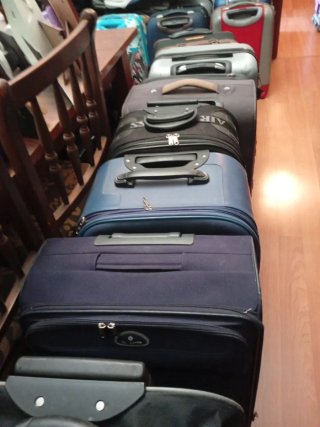 Maletas de viaje con ruedas de segunda mano en muy