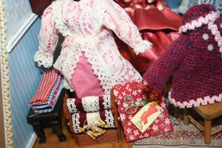 CUARTO DE COSTURA DE CASA DE MUÑECAS