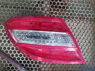 Piloto Trasero Izquierdo Mercedes Clase C W204