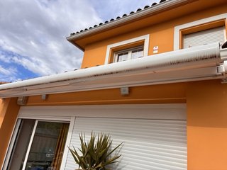 Toldo Eléctrico Llaza 4.5x3m con LED