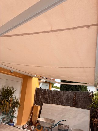 Toldo Eléctrico Llaza 4.5x3m con LED