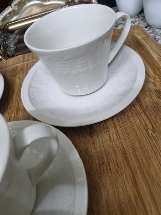Juego 4 Tazas y Platos Porcelana