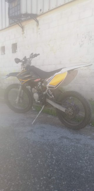 Sherco 50cc Enduro - Cuidada