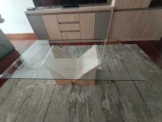 Mesa de cristal, 4 sillas y mesa pequeña de sala