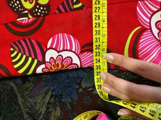 Traje Flamenca Flores Rojo y Fuscia