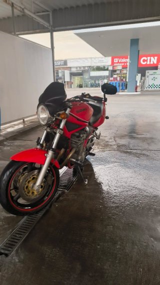 Suzuki Bandit 600 Roja