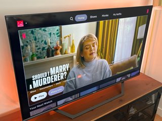 Hisense 50 QLED 4K UHD Smart TV+ Mando a distancia