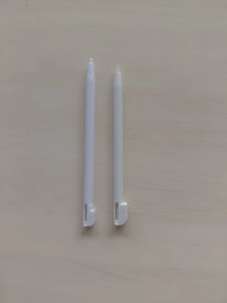 Nintendo DSi Blanca + Cargador y Lápices