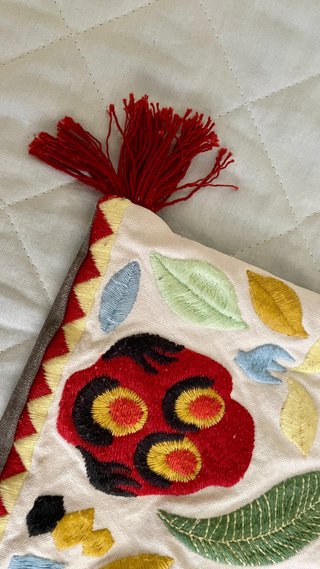 Fodera cuscino ricamata folk
