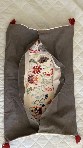 Fodera cuscino ricamata folk