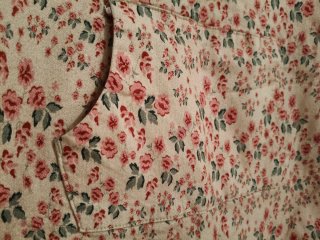 Peto floral beige y rosa