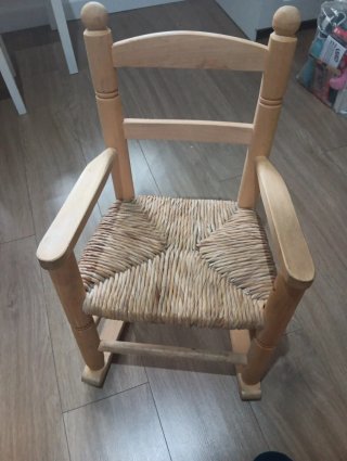 Mecedora infantil de madera