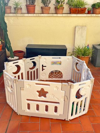 Parque infantil exterior para bebés