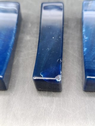 Reposacubiertos de piedra azul