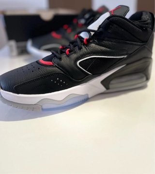 Sneakers Jordan Nere e Rosse