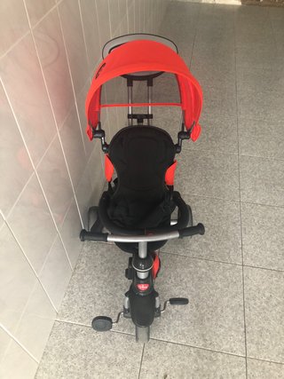 Triciclo infantil rojo y negro