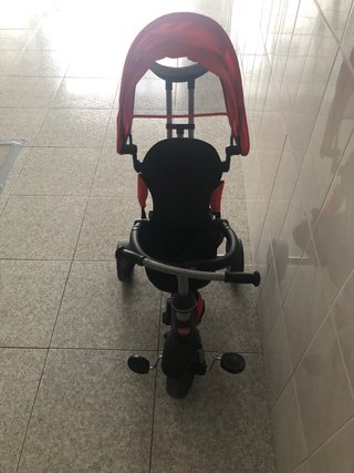 Triciclo infantil rojo y negro