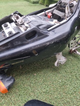 CAREBADO GSXR 750/1100 W 94.