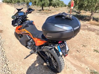 KTM 890 Adventure Negra y Naranja
