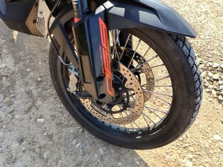KTM 890 Adventure Negra y Naranja