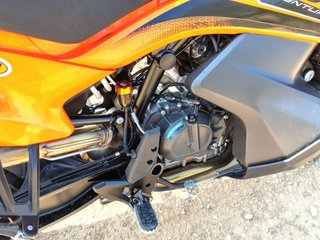 KTM 890 Adventure Negra y Naranja
