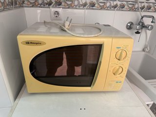 Microondas Orbegozo Amarillo