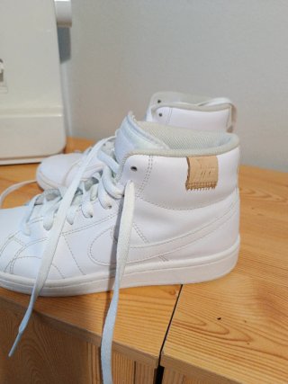 Zapatillas Nike. Polipiel Blancas Talla 38