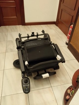 Silla eléctrica sin usar ,solo se probó y se guard