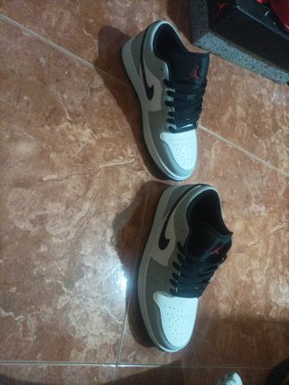 Sneakers Nike Jordan Low Grigie e Bianche