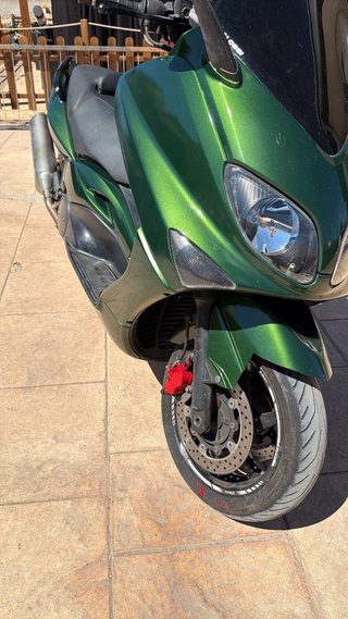 Yamaha TMAX 2006 Verde 72.000 km