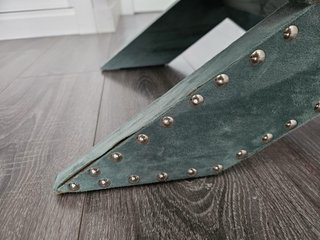 Taburete terciopelo con tachuelas