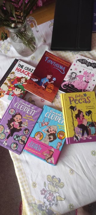 Libros variados niña