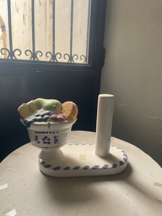 Portarrollos de cerámica con frutas