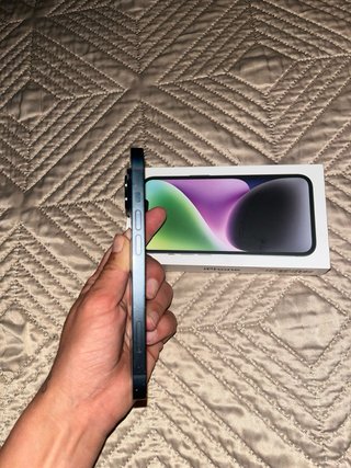 iPhone 14 azul marino