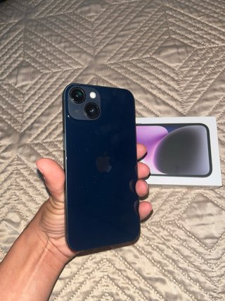 iPhone 14 azul marino
