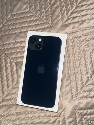 iPhone 14 azul marino