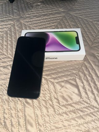iPhone 14 azul marino