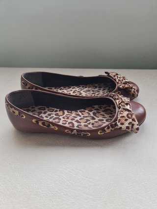 Zapatos planos animal print lazo T38