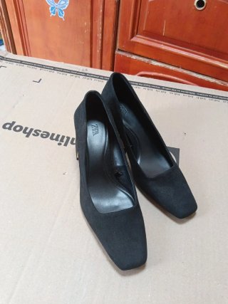 Zapatos Zara Tacón Bloque Negro y Dorado