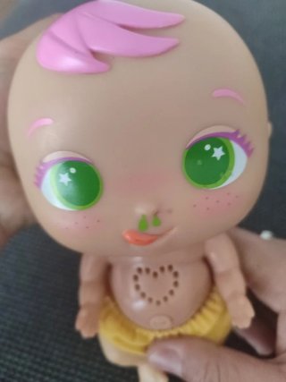 Muñeca interactiva bebé