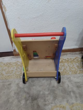 Andador de madera para bebés