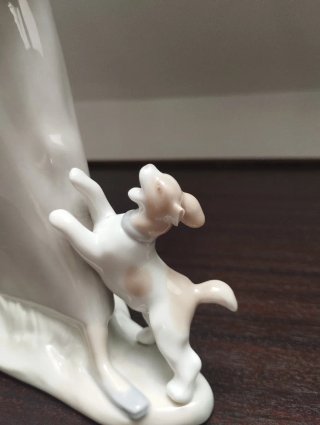 Figura Lladro Niña con Ganso y Perro