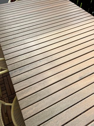Conjunto jardín: mesa natural y 4x sillas de metal