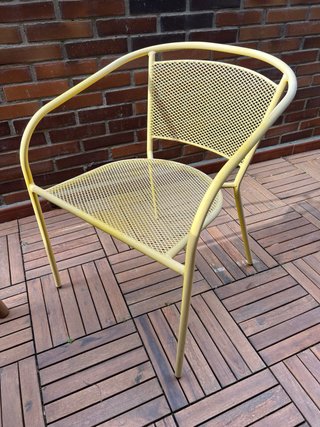 Conjunto jardín: mesa natural y 4x sillas de metal