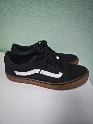 Tenis Vans Negros y Marrones Sin Uso