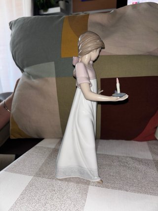 Figura Lladró Niña con Vela