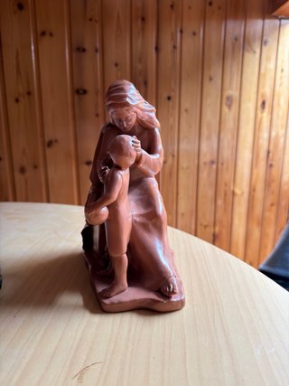 Figura Virgen y Niño con Pelota